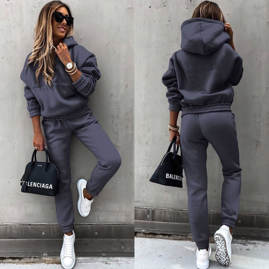 Women’s soft-fit jogging set with modern style | Elane
