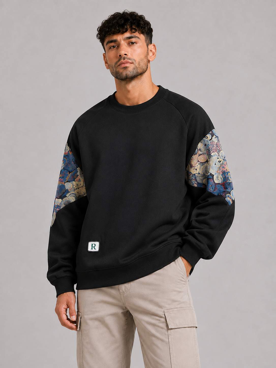 Mochuang Embroidered Pullover Sweatshirt