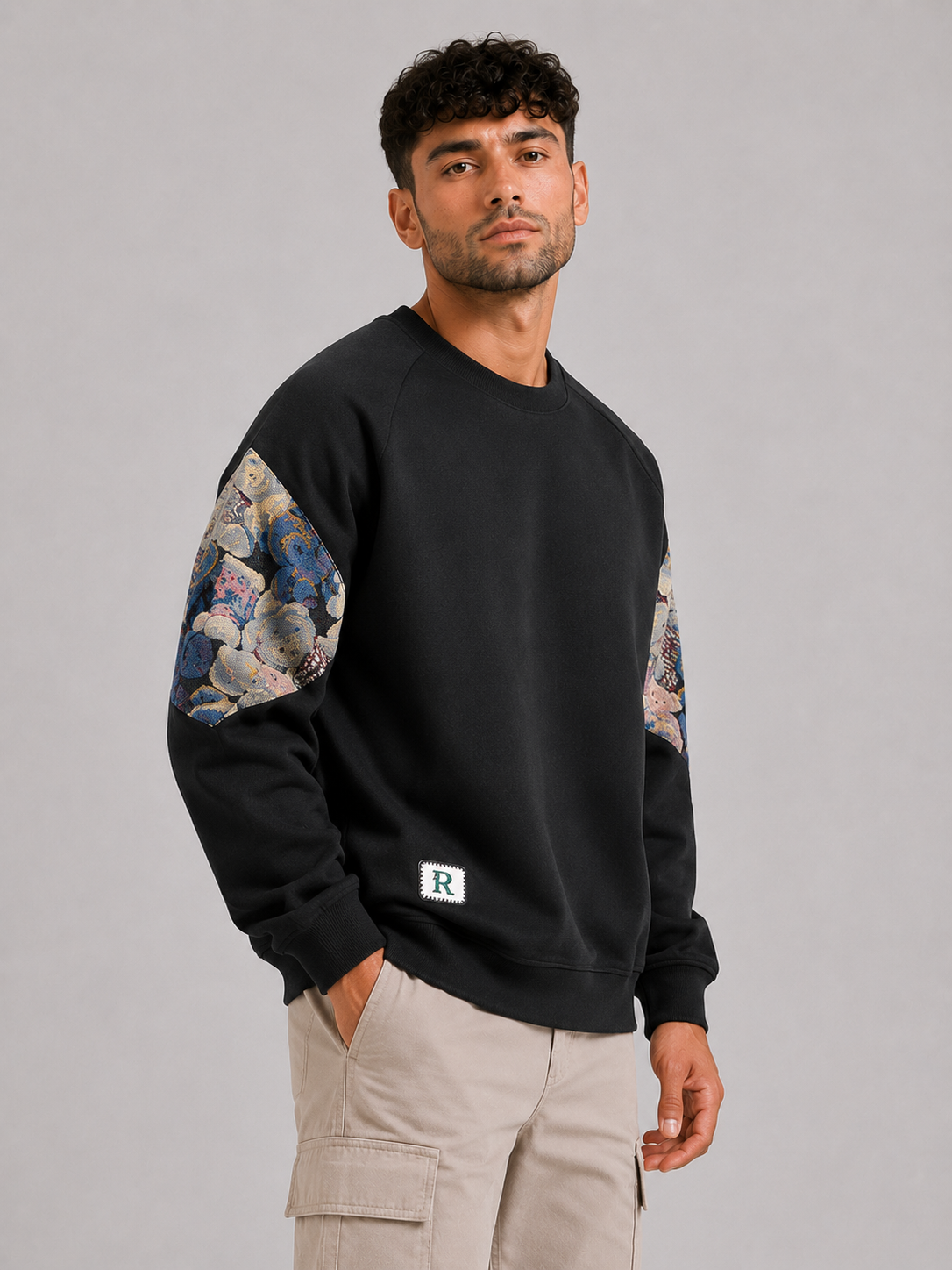 Mochuang Embroidered Pullover Sweatshirt