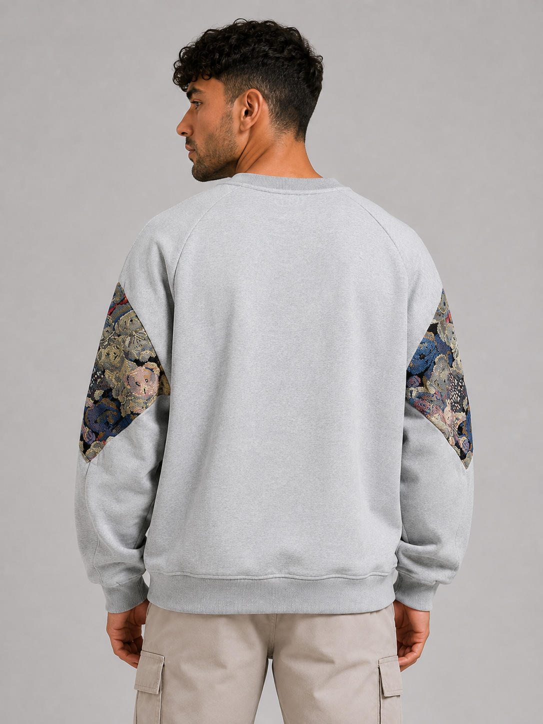 Mochuang Embroidered Pullover Sweatshirt