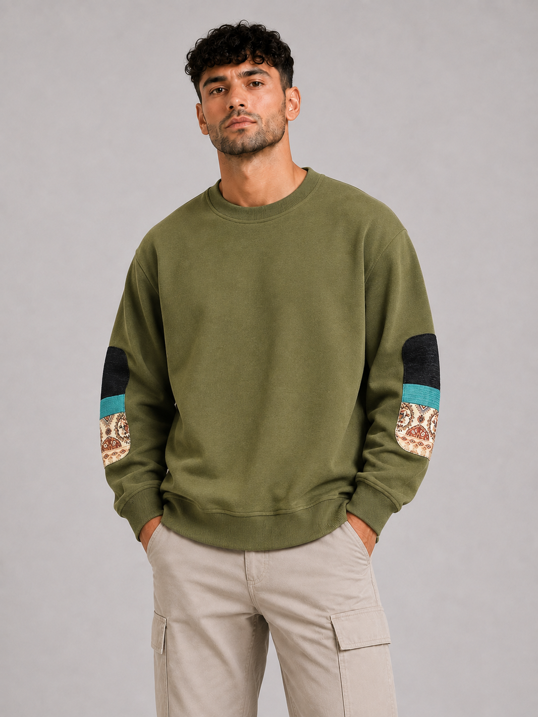 Mochuang Patch Detail Pullover Sweatshirt
