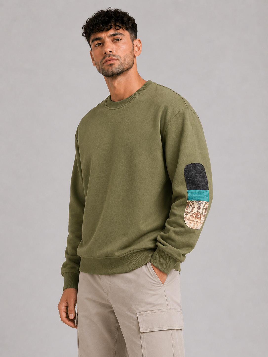 Mochuang Patch Detail Pullover Sweatshirt