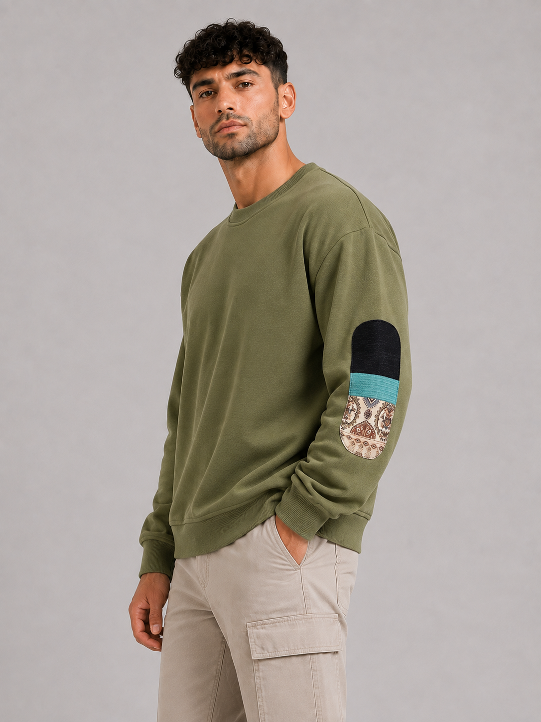 Mochuang Patch Detail Pullover Sweatshirt