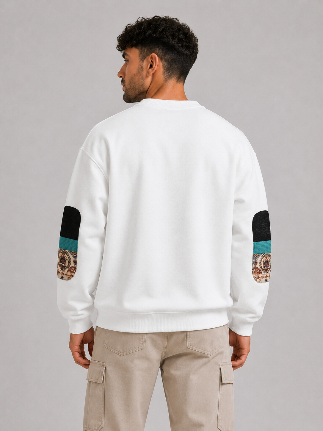 Mochuang Patch Detail Pullover Sweatshirt